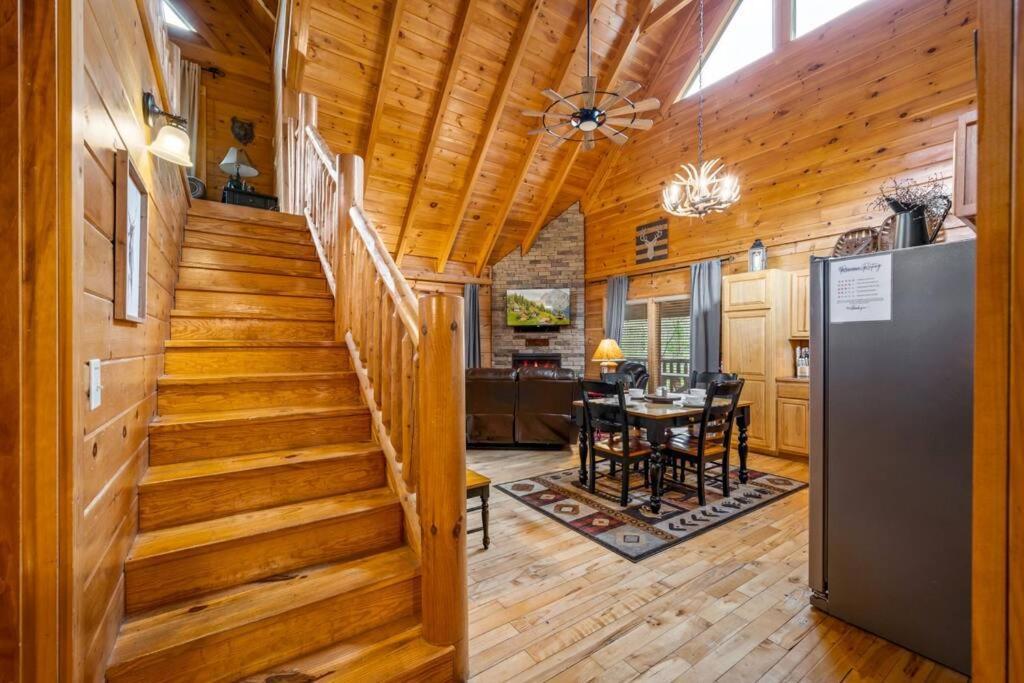 2-Bedroom Cabin With 2 Master Suites, Loft, Half-Bath And Hot Tub In A Serene Resort Setting Sevierville Exterior photo