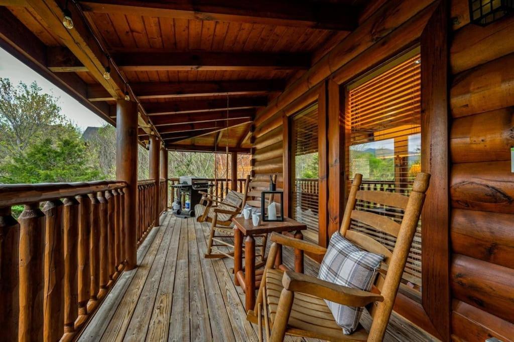 2-Bedroom Cabin With 2 Master Suites, Loft, Half-Bath And Hot Tub In A Serene Resort Setting Sevierville Exterior photo