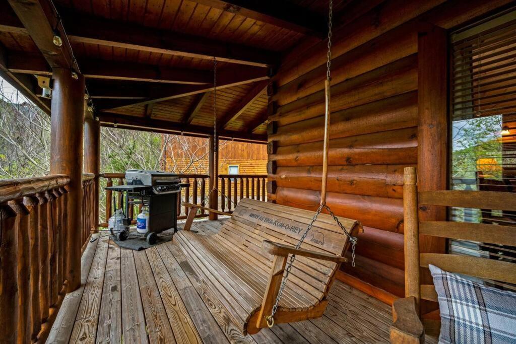 2-Bedroom Cabin With 2 Master Suites, Loft, Half-Bath And Hot Tub In A Serene Resort Setting Sevierville Exterior photo