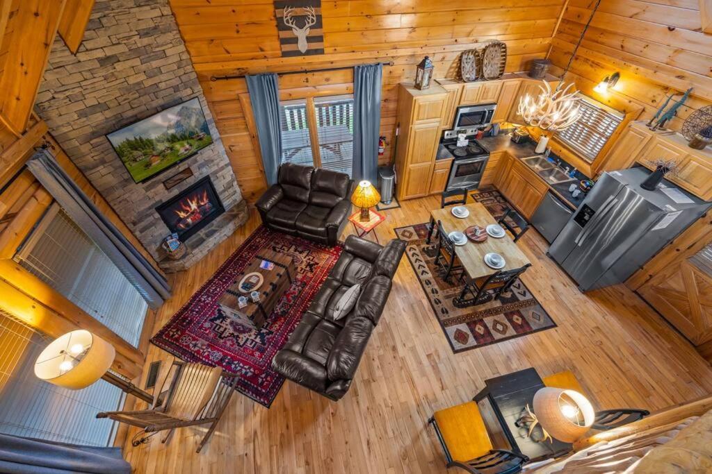 2-Bedroom Cabin With 2 Master Suites, Loft, Half-Bath And Hot Tub In A Serene Resort Setting Sevierville Exterior photo